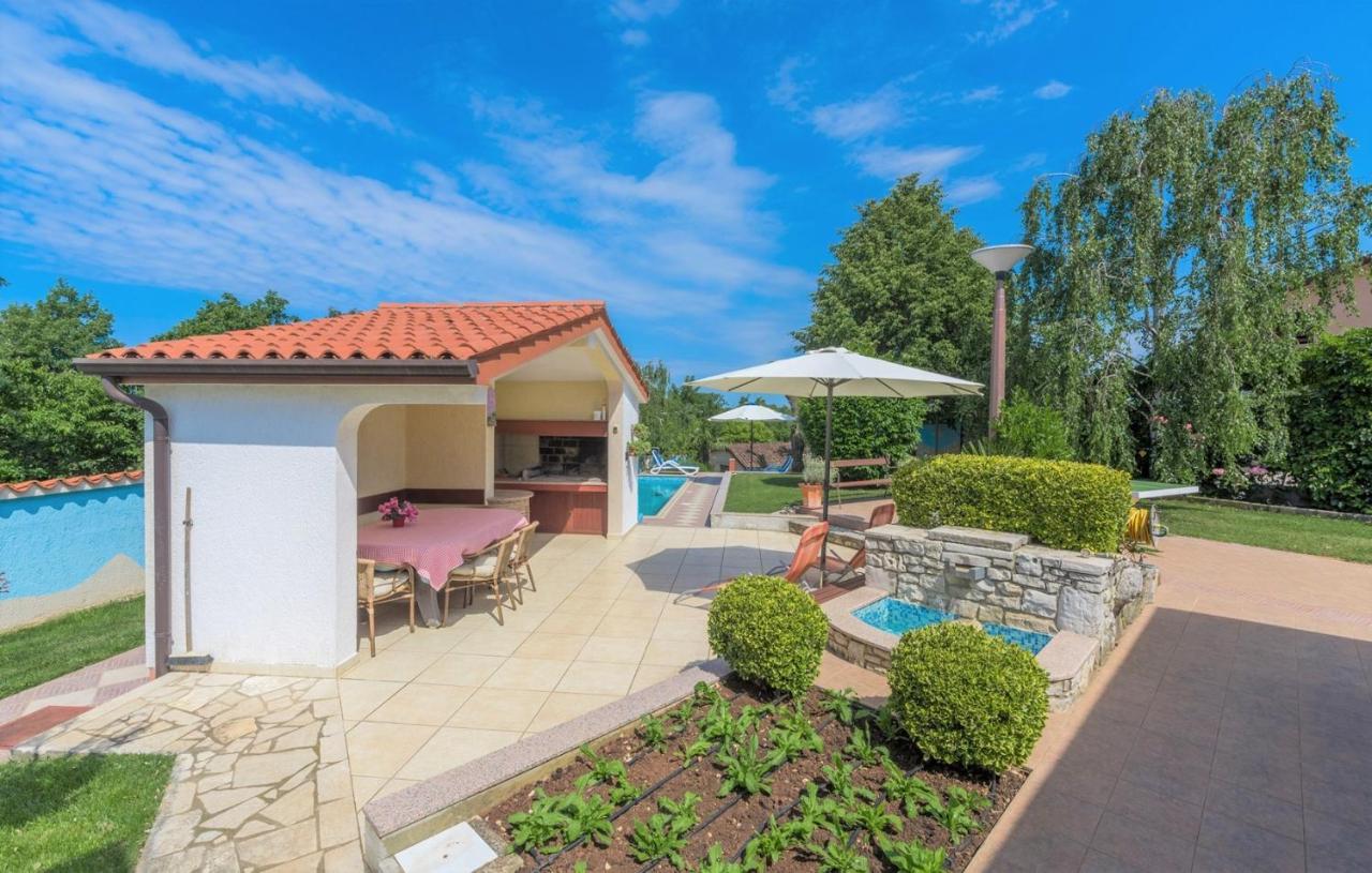 Villa Anita With Common Pool Vrvari エクステリア 写真