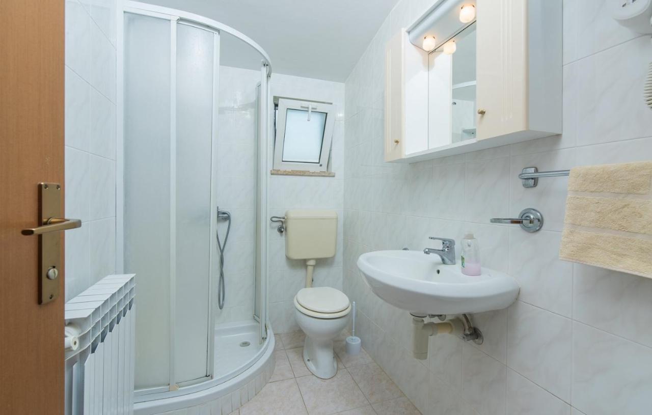 Villa Anita With Common Pool Vrvari エクステリア 写真