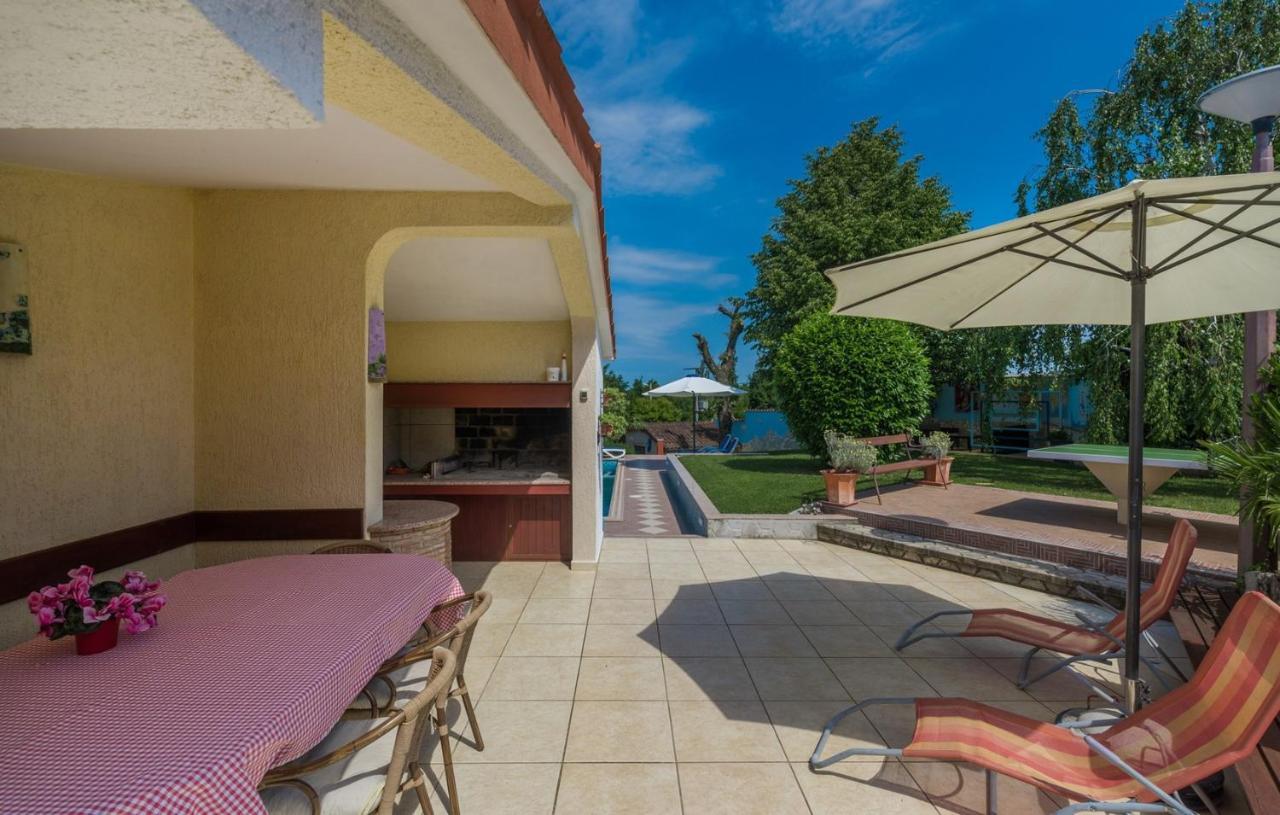 Villa Anita With Common Pool Vrvari エクステリア 写真