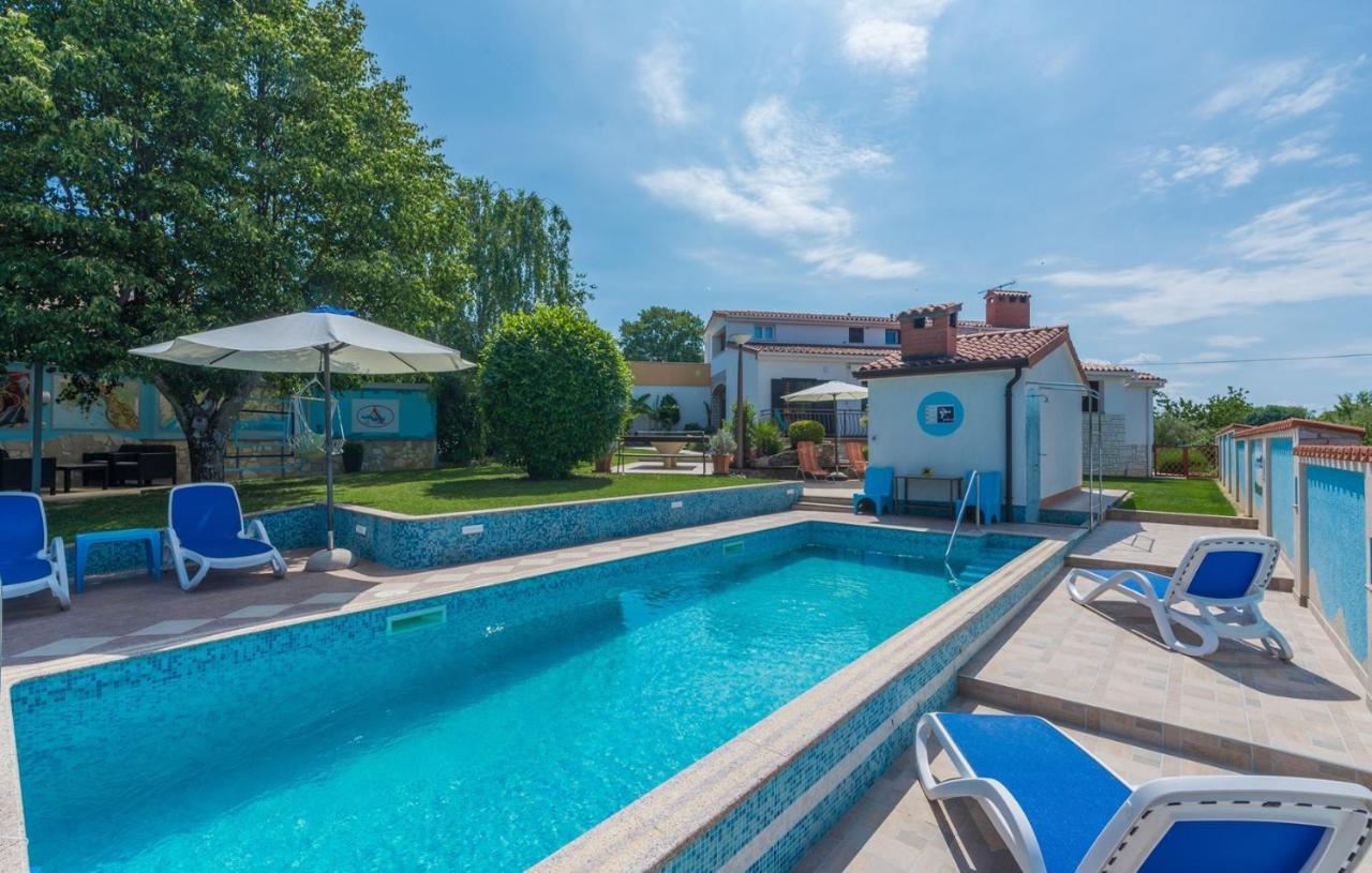 Villa Anita With Common Pool Vrvari エクステリア 写真