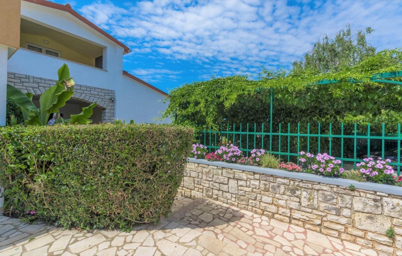 Villa Anita With Common Pool Vrvari エクステリア 写真