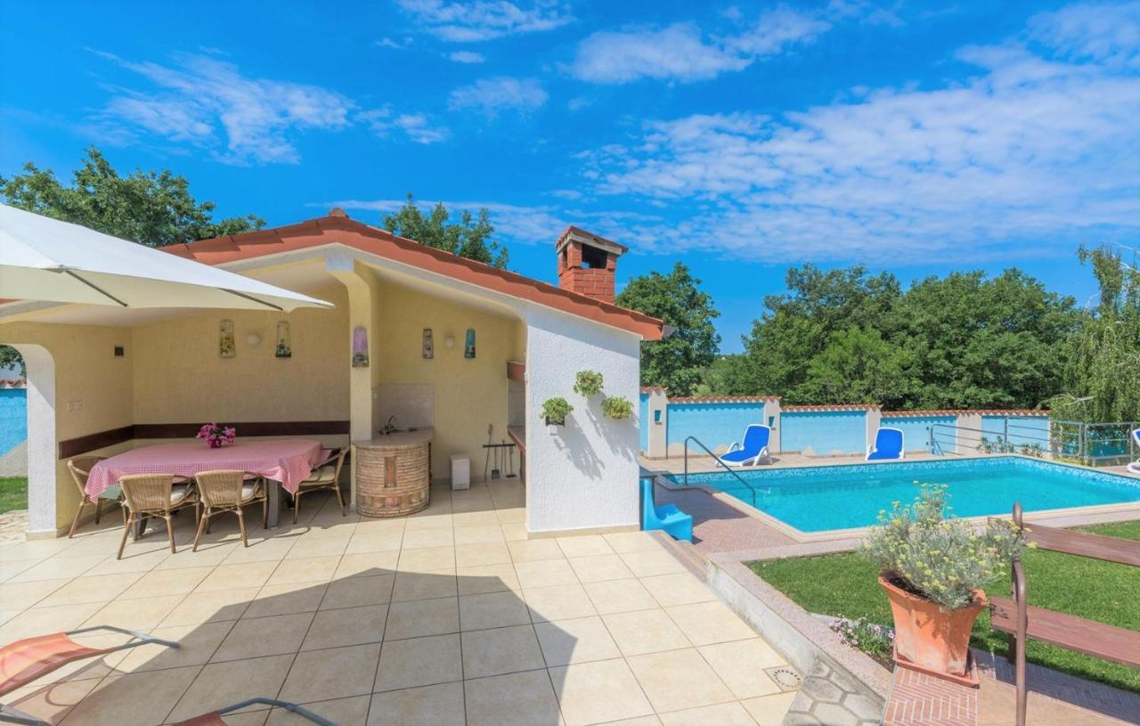 Villa Anita With Common Pool Vrvari エクステリア 写真