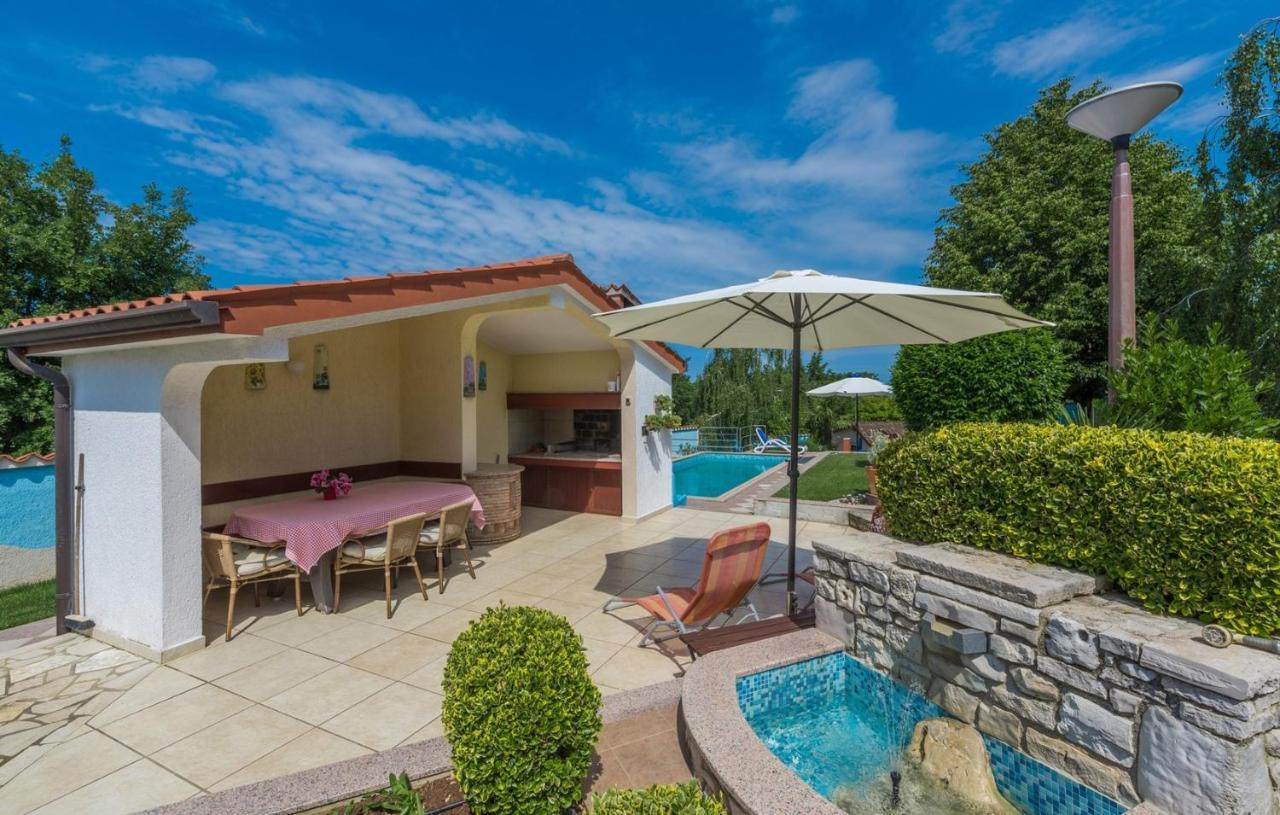 Villa Anita With Common Pool Vrvari エクステリア 写真
